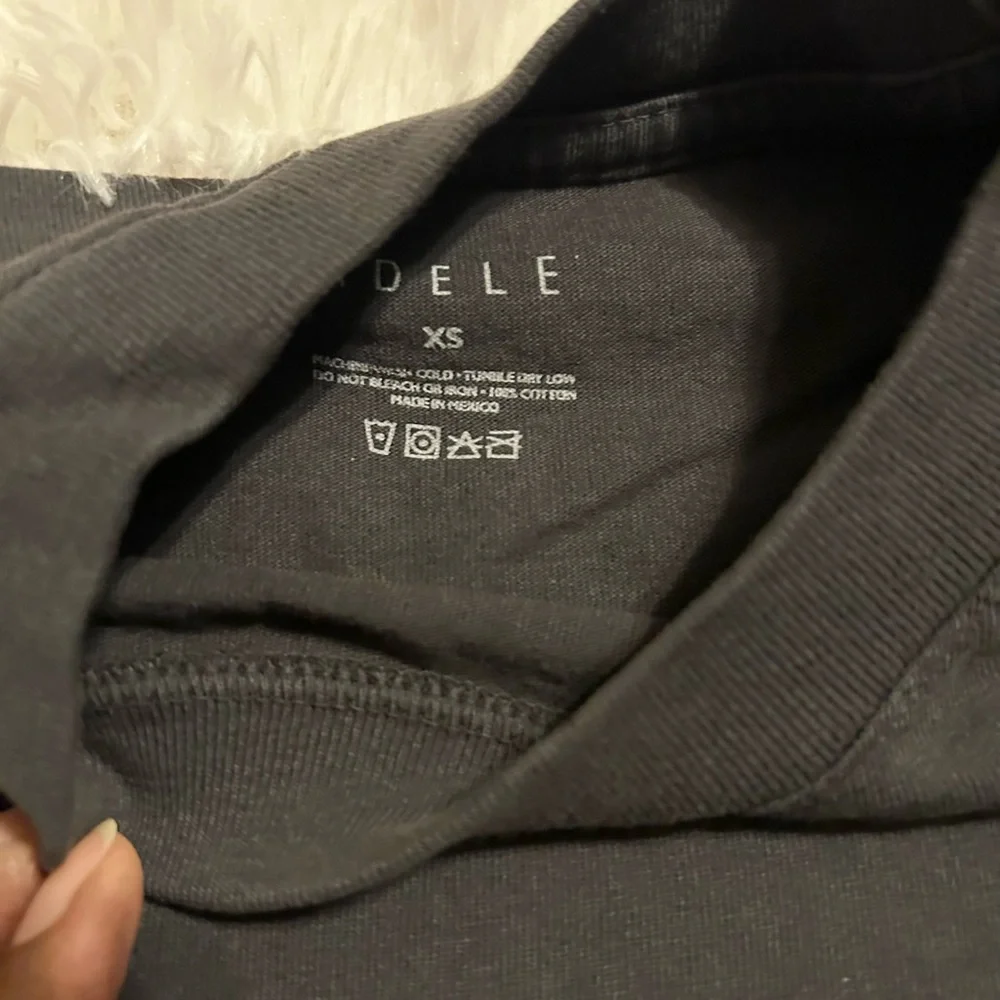 Adele “Weekends with Adele” Graphic T-shirt - Picture 7 of 8